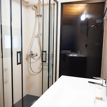 Aifantis 1 Case de vacanță *